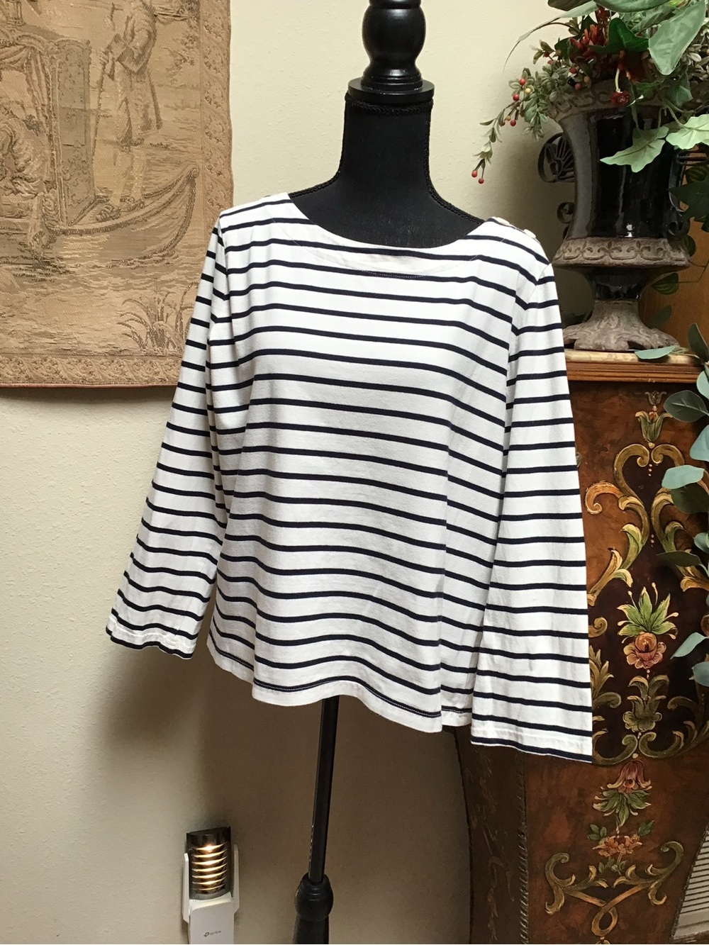Banana Republic White and Black Striped Boatneck Long Sleeve Top